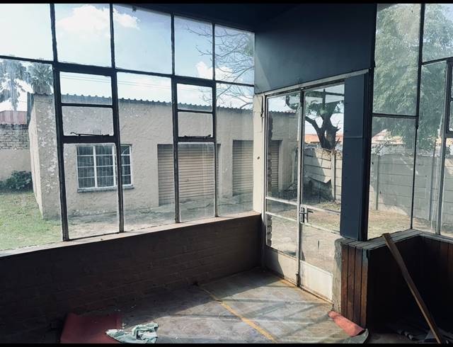 496M² BUSINESS TO LET IN DALVIEW